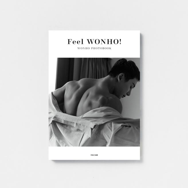 ウォノ写真集『Feel WONHO!』<br />
WONHO PHOTOBOOK